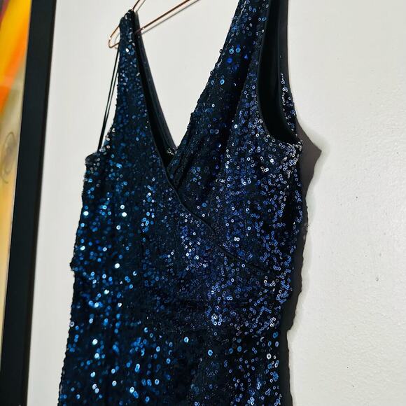 BADGLEY MISCHKA Women's Black Blue Sequins V-Neck Mesh Ombré Astor Gown Size 16 - Picture 14 of 16